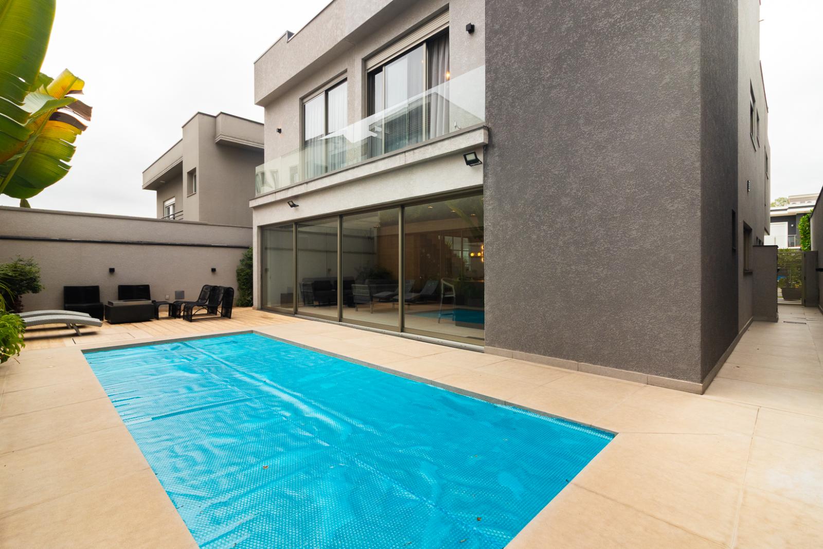 Sala de estar casa à venda em Tambore 11, Alphaville, Santana de Parnaíba — 4 suítes, 400 m² — imagem 2 de 44