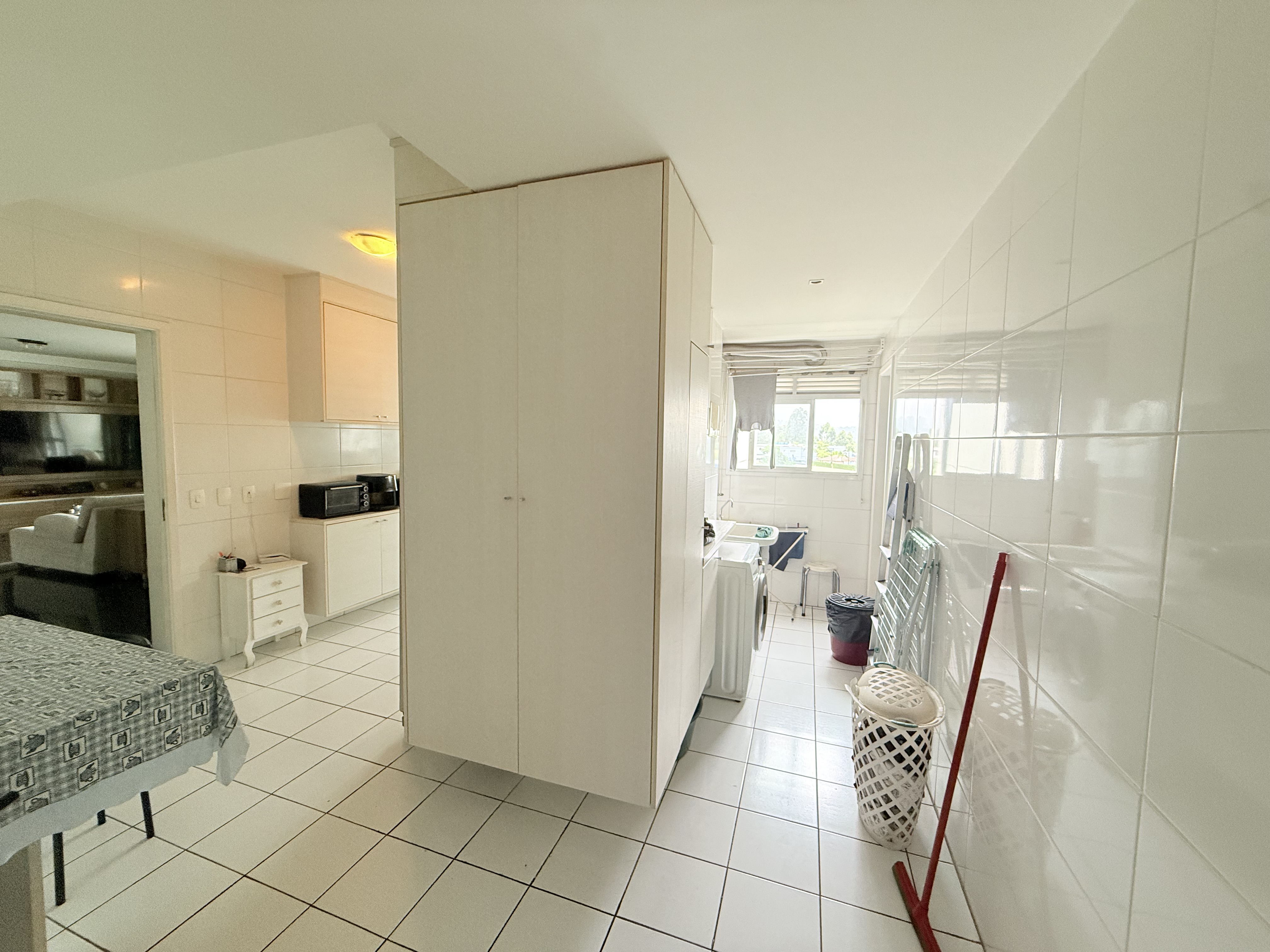 Suíte principal apartamento à venda em Eredita, Alphaville, Santana de Parnaíba — 3 suítes — imagem 4 de 11