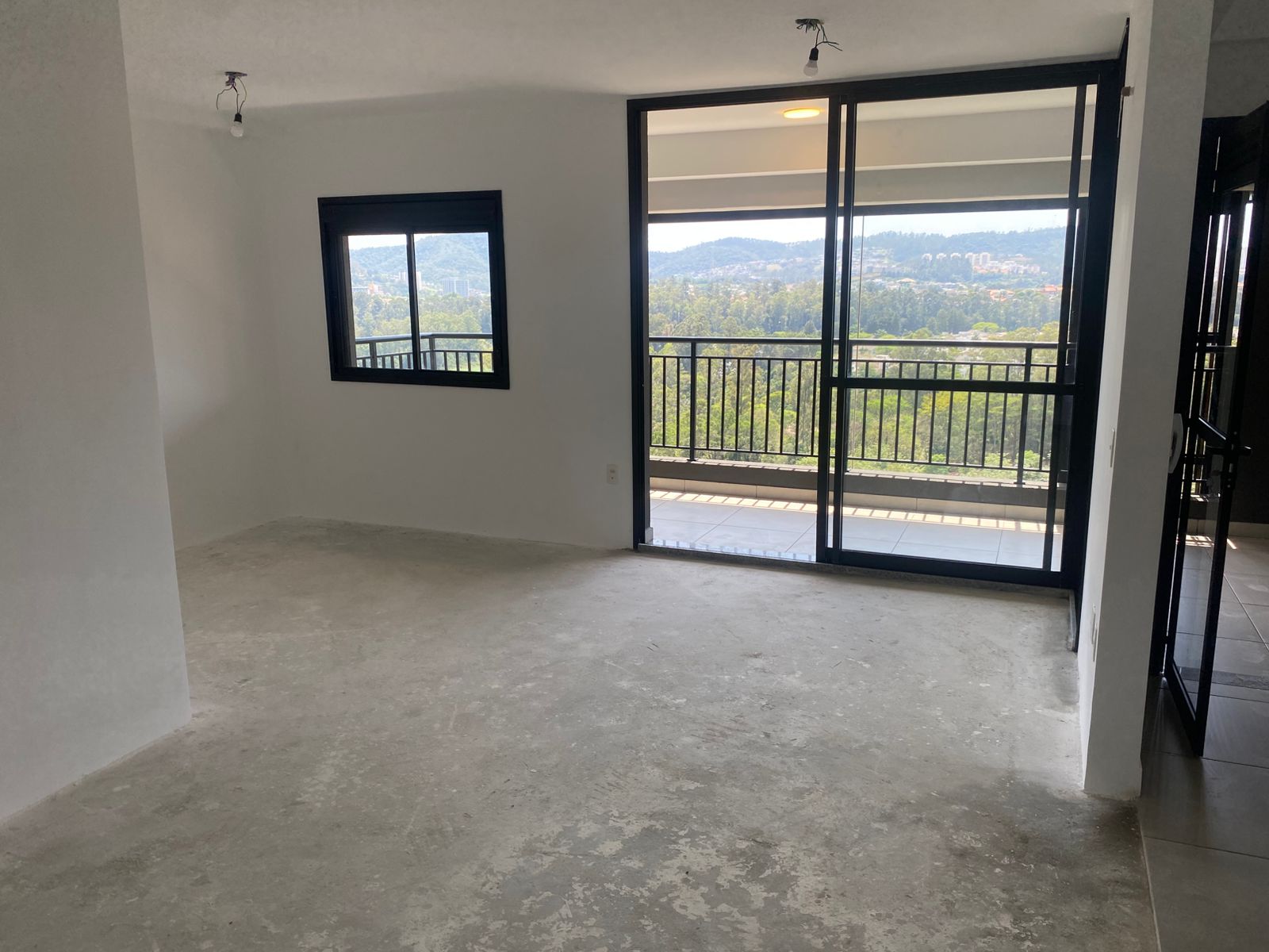 Sala de estar apartamento à venda em On The Park (Barueri), Alphaville, Barueri — 2 suítes, 95 m² — imagem 2 de 6
