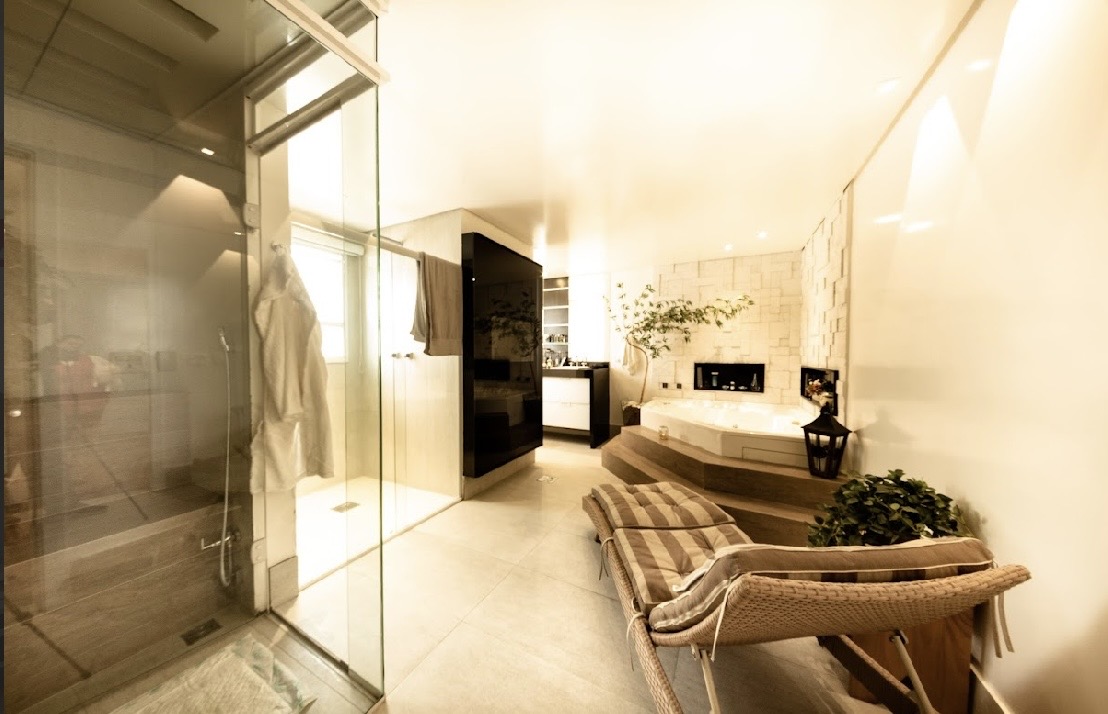 Suíte principal apartamento à venda em Edificio Vogue, Alphaville, Barueri — 3 suítes, 253 m² — imagem 4 de 5