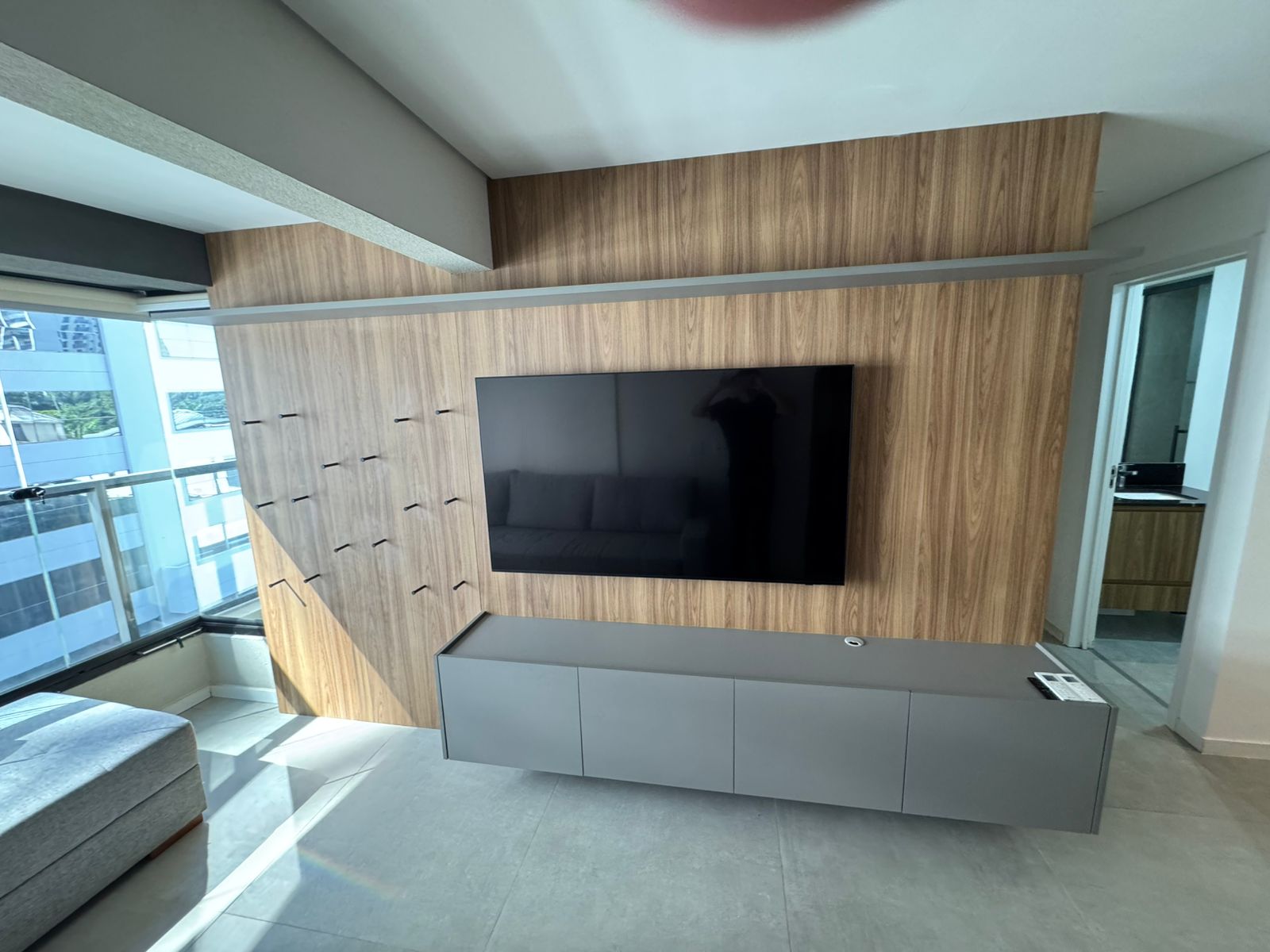 Cozinha e área gourmet apartamento para alugar em Oka Mamore, Alphaville, Barueri — 1 suíte, 75 m² — imagem 3 de 6