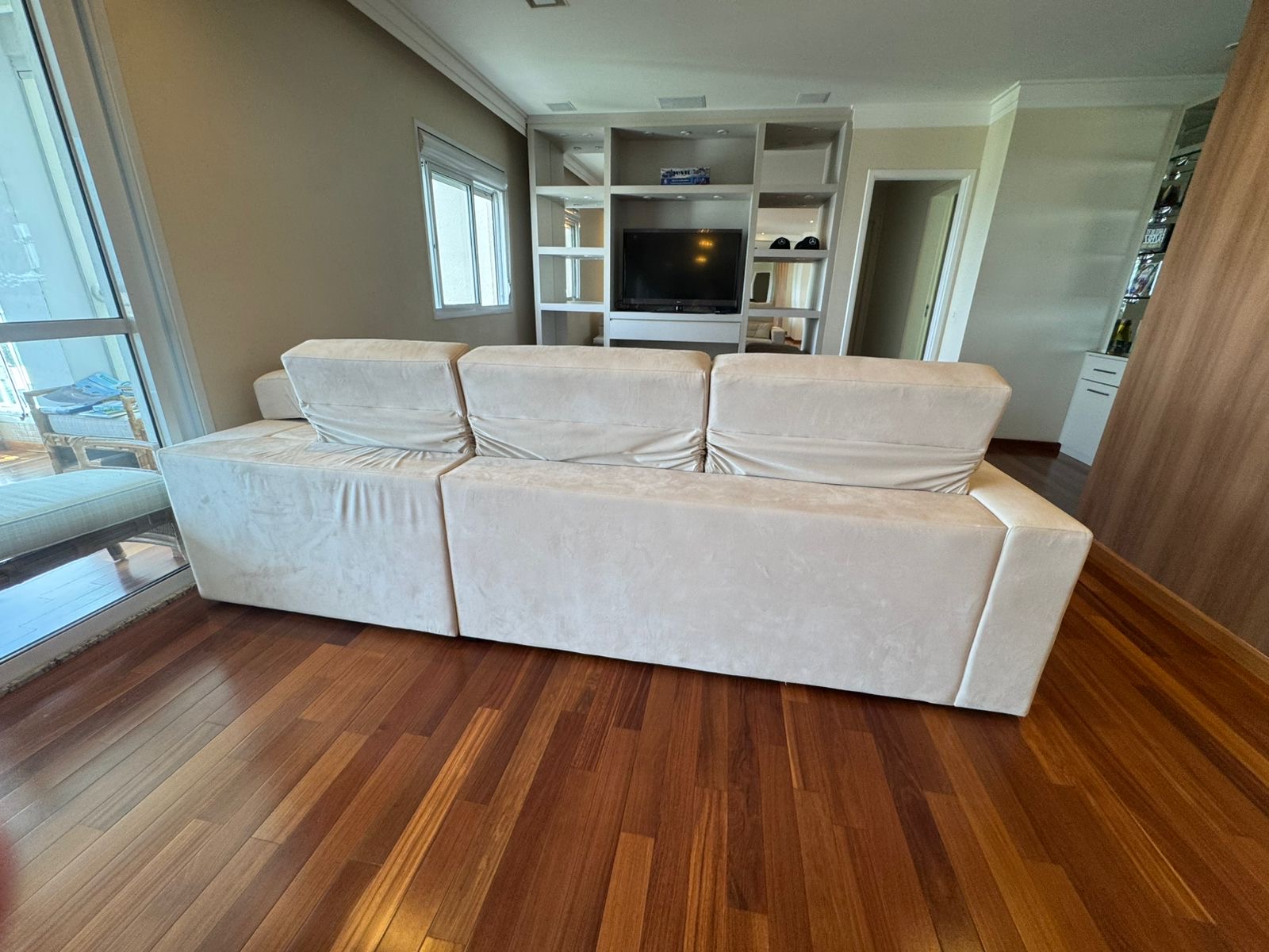Cozinha e área gourmet apartamento para alugar em Ghaia Tambore, Alphaville, Santana de Parnaíba — 3 suítes, 160 m² — imagem 3 de 3