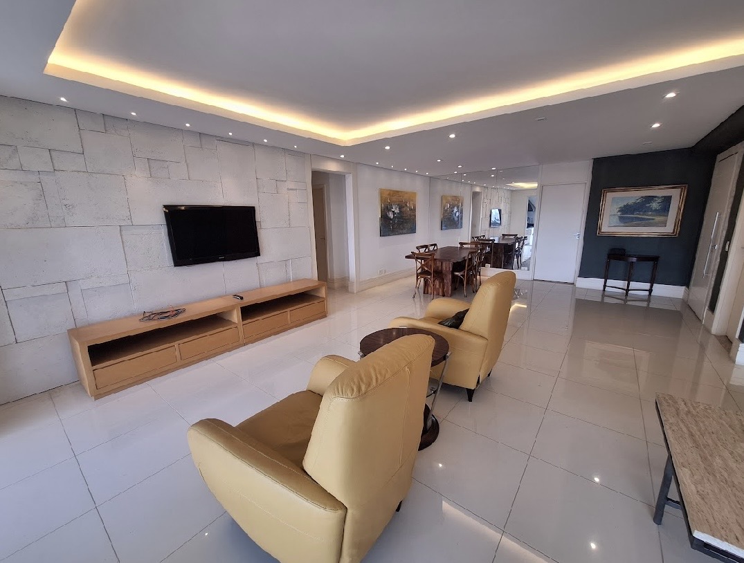 Cozinha e área gourmet apartamento para alugar em Alphaville, Barueri — 3 suítes, 182 m² — imagem 3 de 12