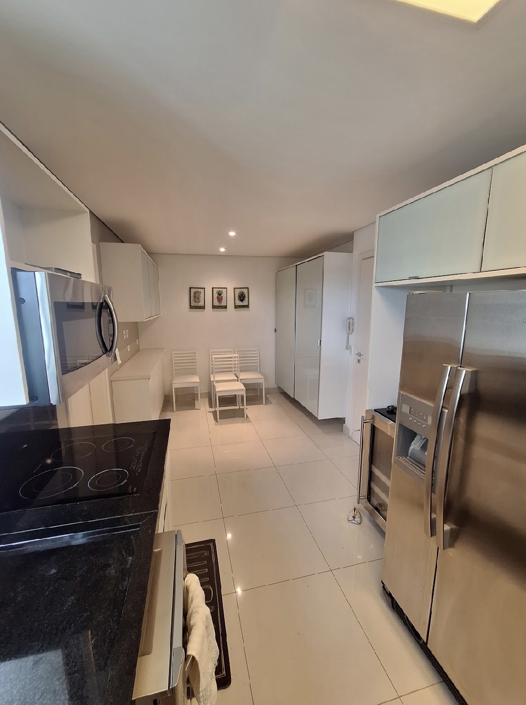 Área de convivência apartamento para alugar em Alphaville, Barueri — 3 suítes, 182 m² — imagem 6 de 12