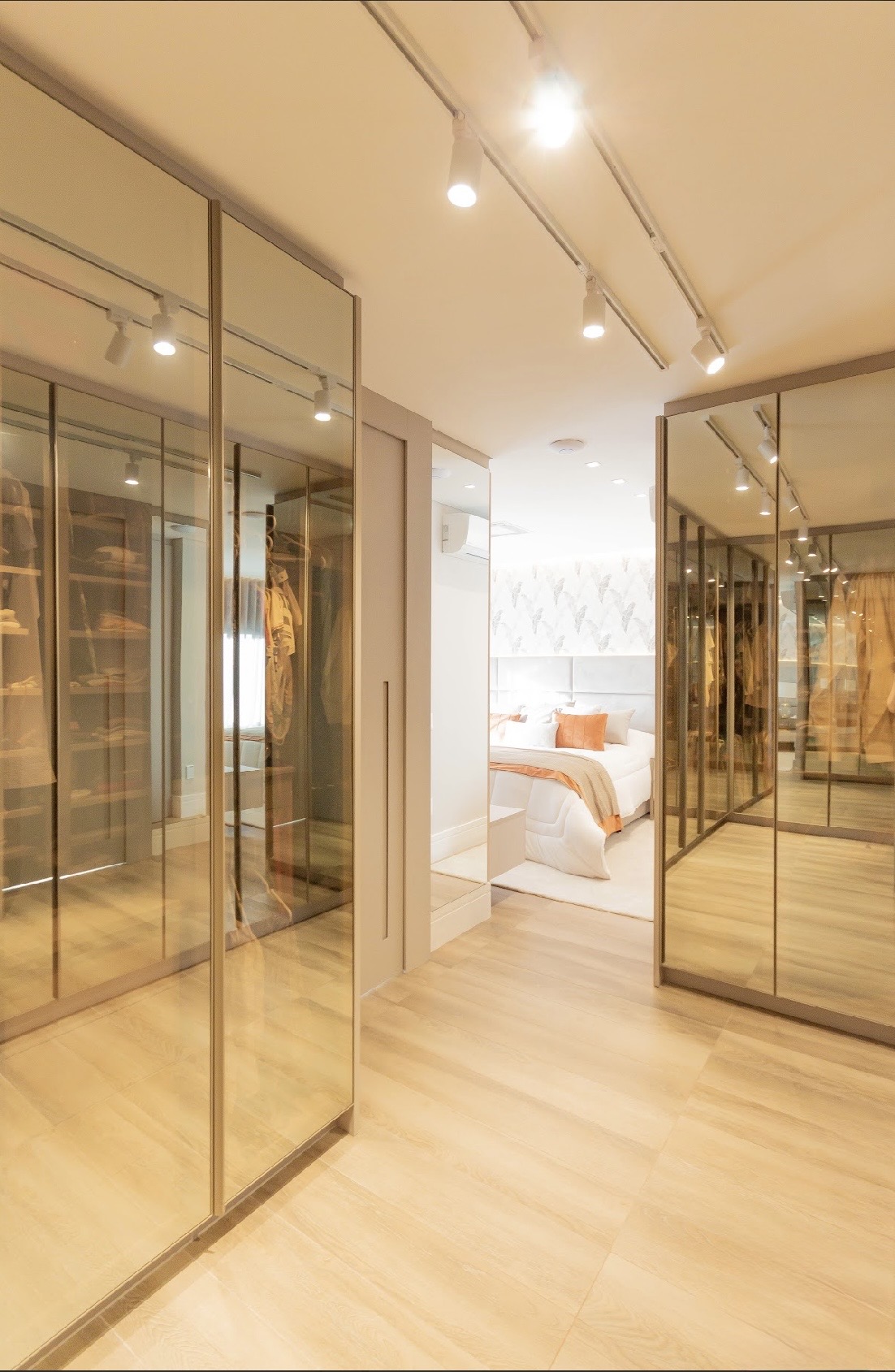 Sala de estar apartamento à venda ou para alugar em Canvas Alphaville, Alphaville, Barueri — 3 suítes, 283 m² — imagem 2 de 14