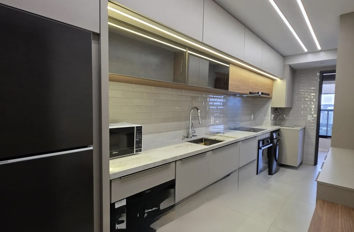 Sala de estar apartamento para alugar em Oka Mamore, Alphaville, Barueri — 2 suítes, 123 m² — imagem 2 de 8