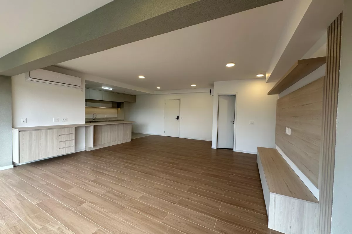 Sala de estar apartamento à venda em Oka Mamore, Alphaville, Barueri — 2 suítes — imagem 2 de 8