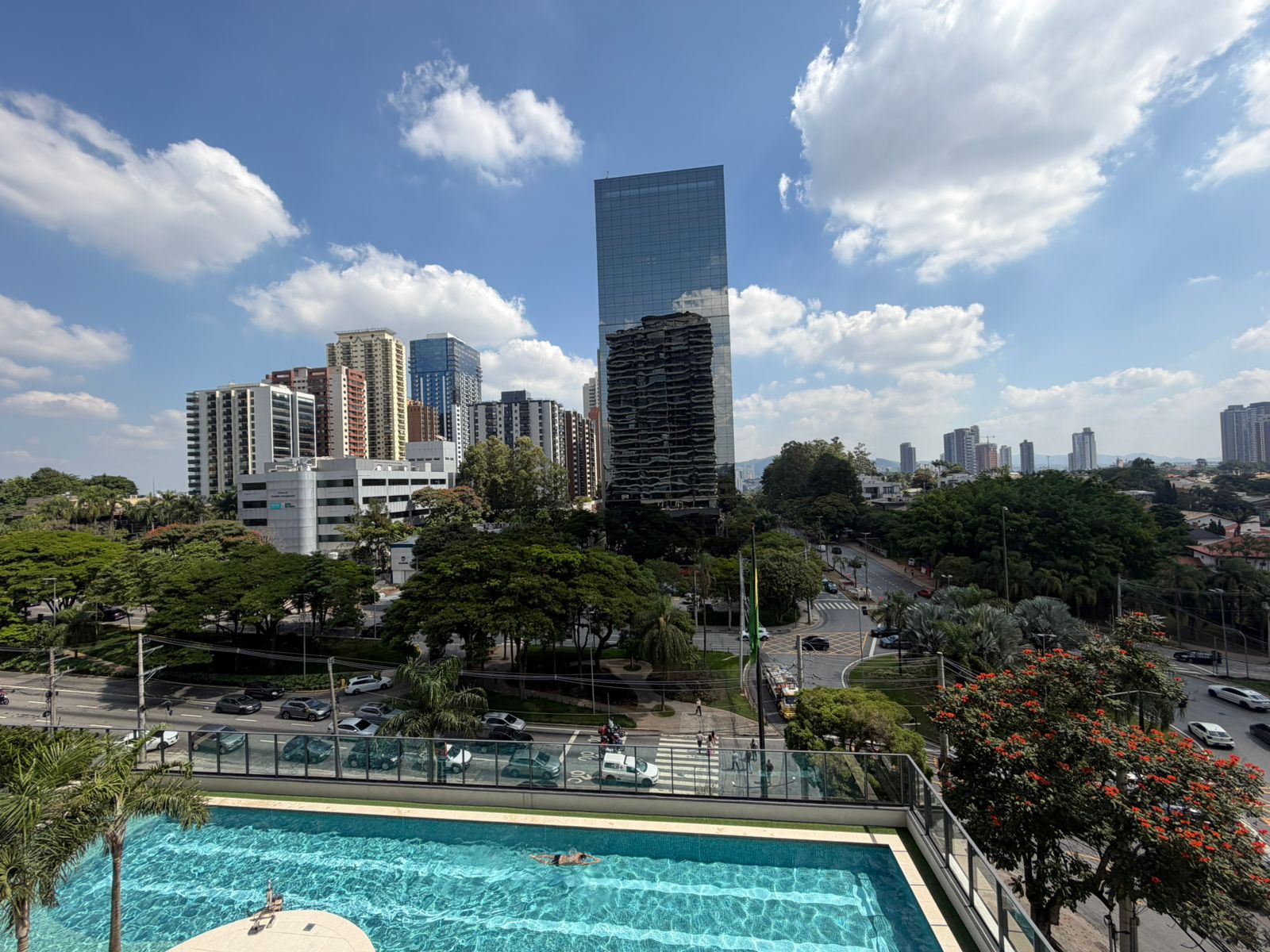 Área de convivência apartamento à venda em Oka Mamore, Alphaville, Barueri — 2 suítes — imagem 6 de 9