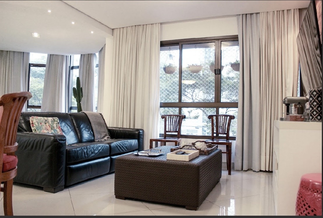 Sala de estar apartamento para alugar em Condominio Edificio Alphama, Alphaville, Barueri — 1 suíte, 130 m² — imagem 2 de 13