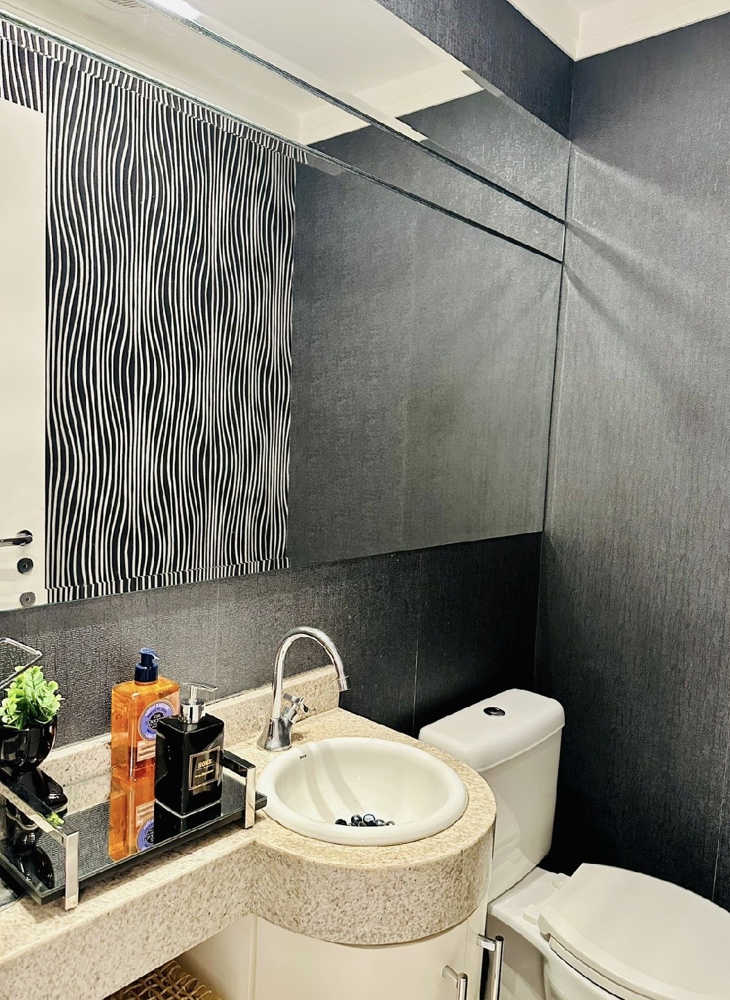 Cozinha e área gourmet apartamento para alugar em Alpha Style, Alphaville, Barueri — 2 suítes, 87 m² — imagem 3 de 9