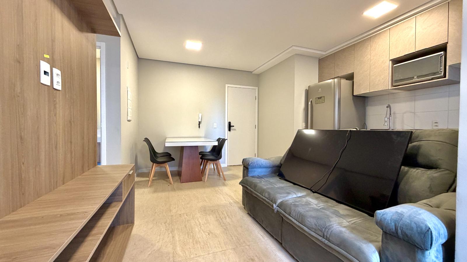 Cozinha e área gourmet apartamento à venda em Edificio Ápice Parque, Alphaville, Barueri — 1 suíte, 55 m² — imagem 3 de 11