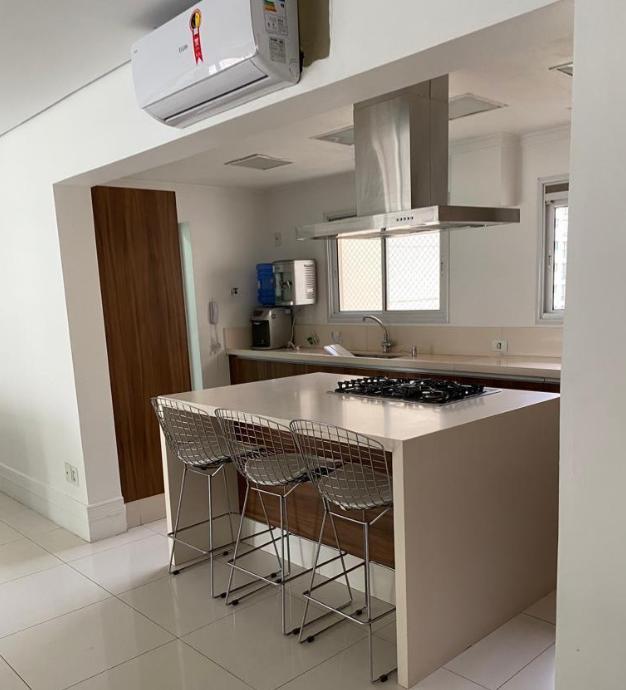 Sala de estar apartamento para alugar em Essencia Alphaville, Alphaville, Barueri — 3 dormitórios, 212 m² — imagem 2 de 8