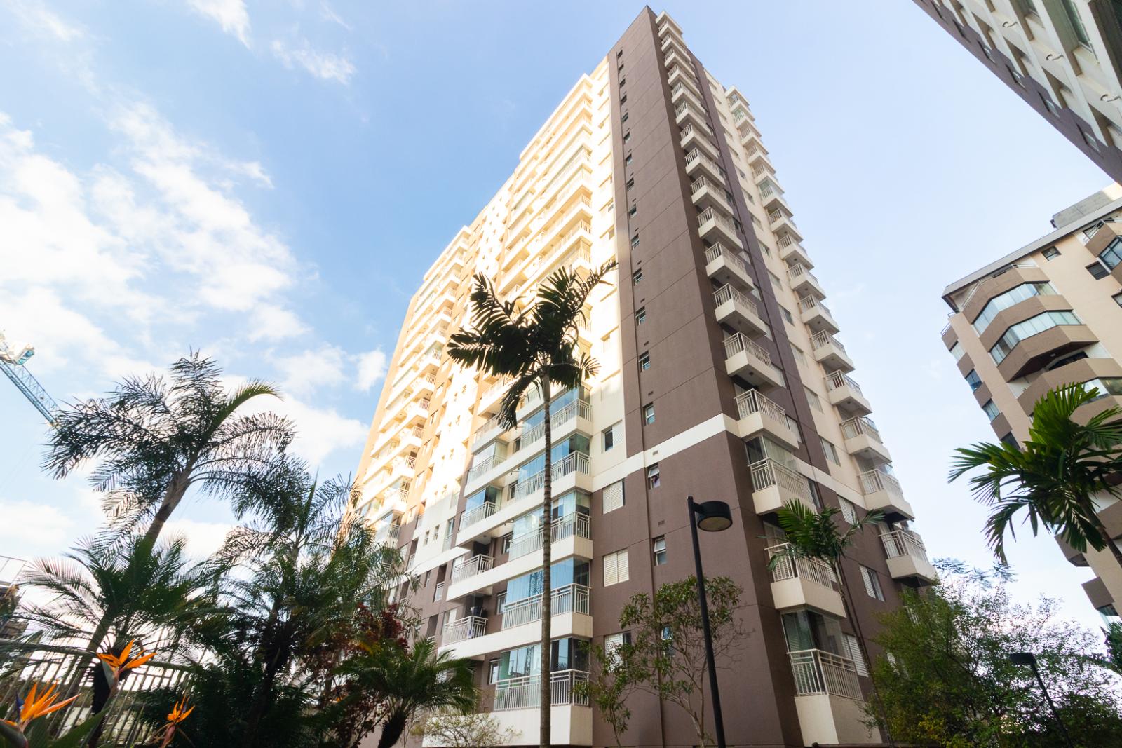 Sala de estar apartamento à venda em Alpha Style, Alphaville, Barueri — 2 suítes, 86 m² — imagem 2 de 24