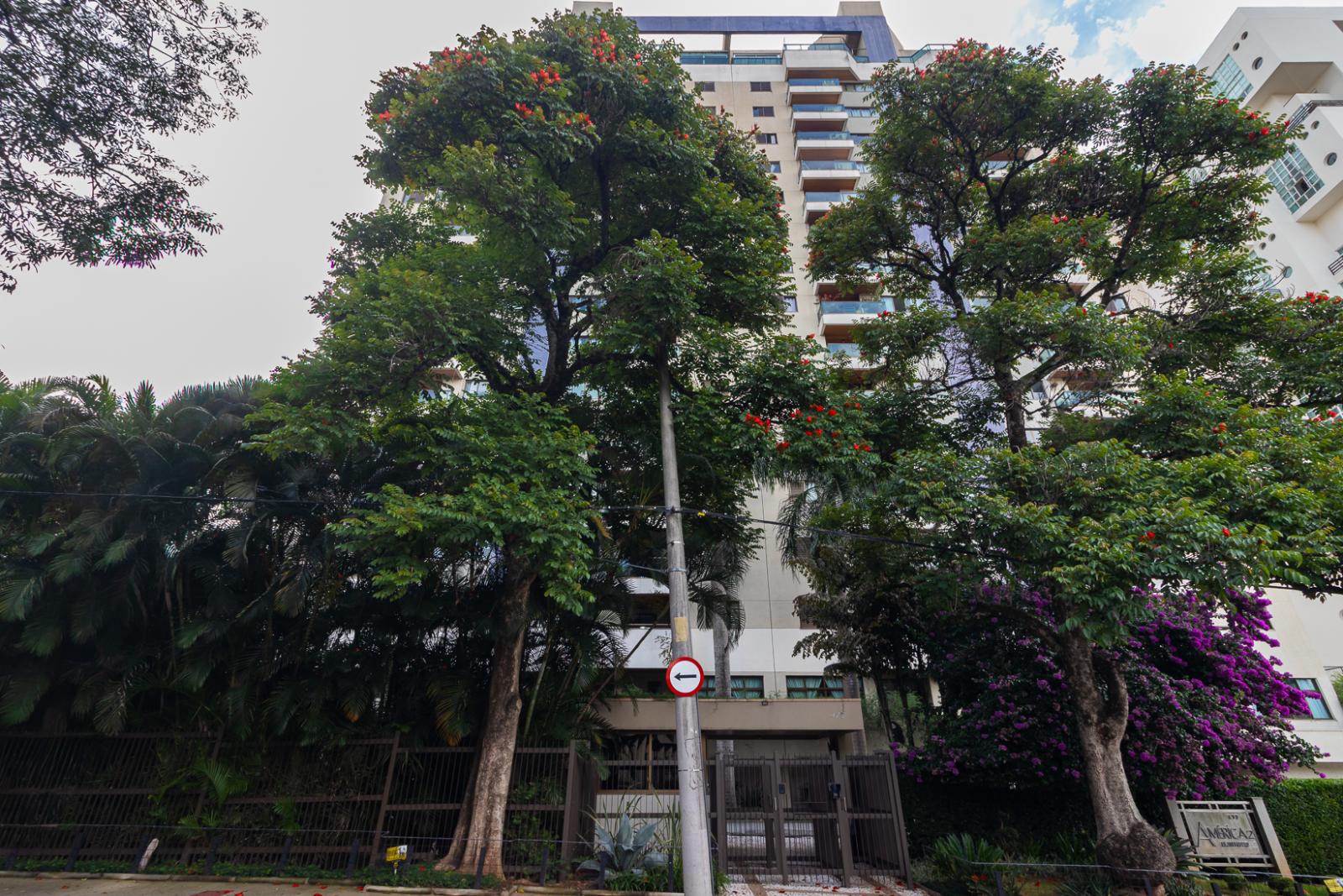 Sala de estar apartamento à venda em Edificio America 2, Alphaville, Barueri — 3 suítes, 134 m² — imagem 2 de 29