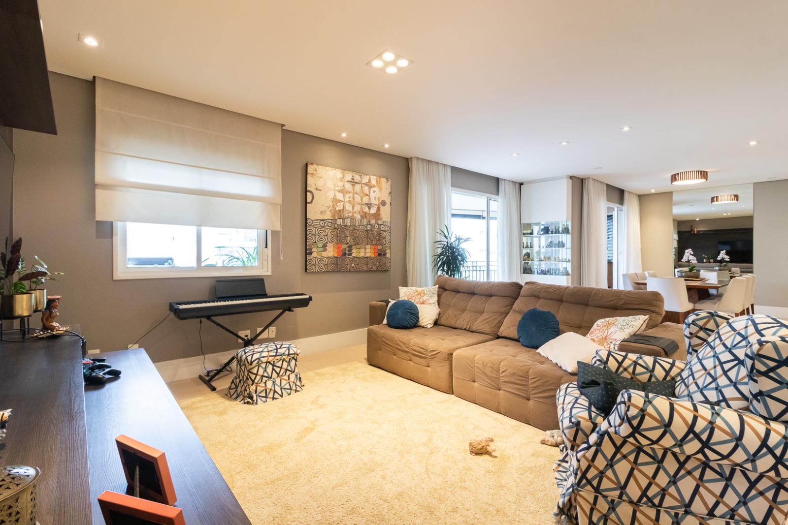 Cozinha e área gourmet apartamento à venda em Terracos Tambore, Alphaville, Santana de Parnaíba — 3 suítes, 201 m² — imagem 3 de 28