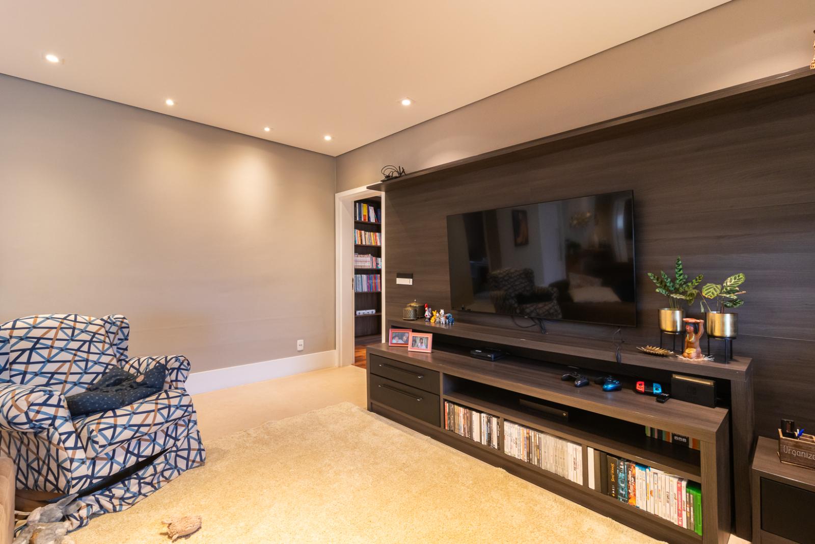 Suíte principal apartamento à venda em Terracos Tambore, Alphaville, Santana de Parnaíba — 3 suítes, 201 m² — imagem 4 de 28