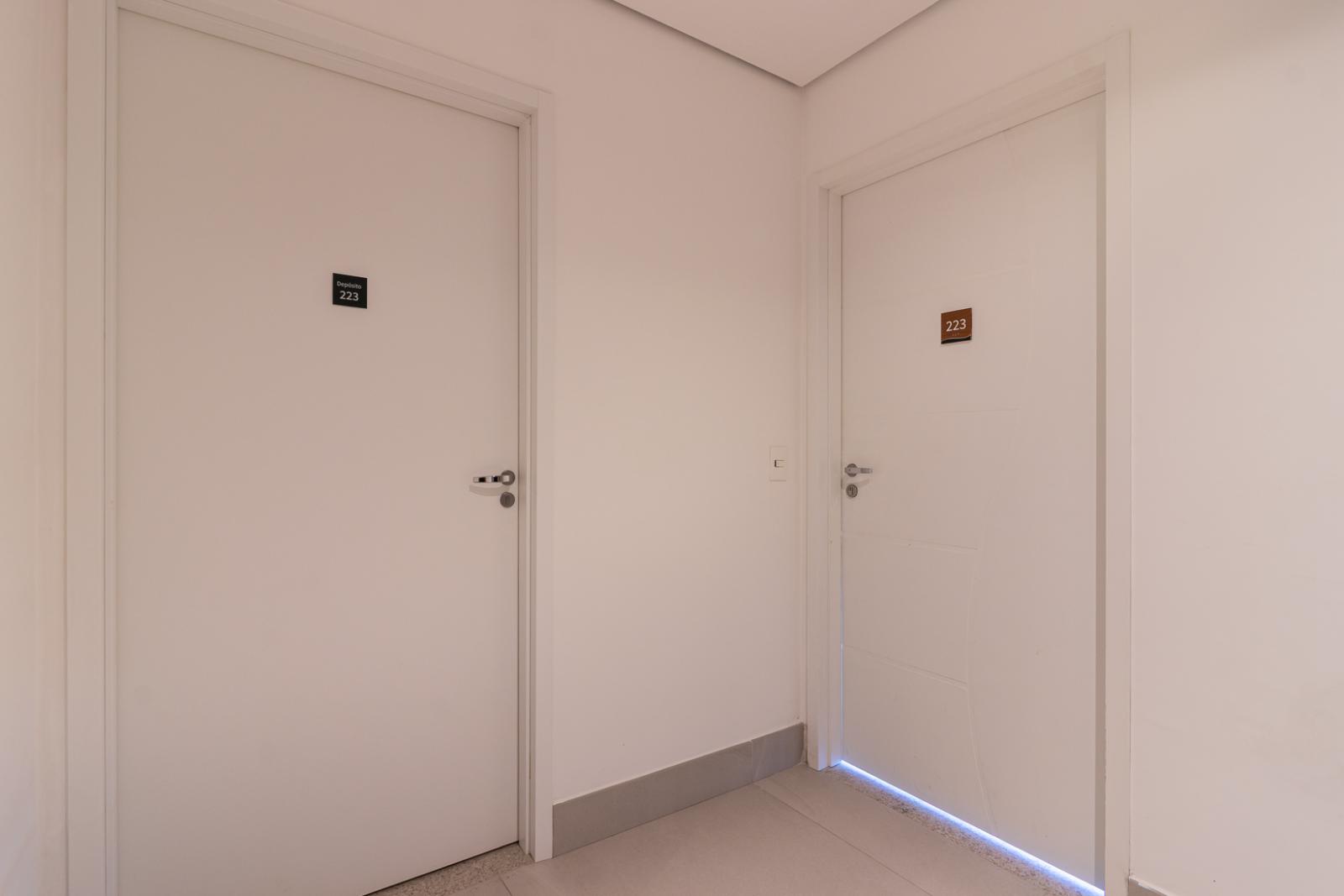 Sala de estar apartamento à venda em Oka Mamore, Alphaville, Barueri — 1 suíte, 75 m² — imagem 2 de 32