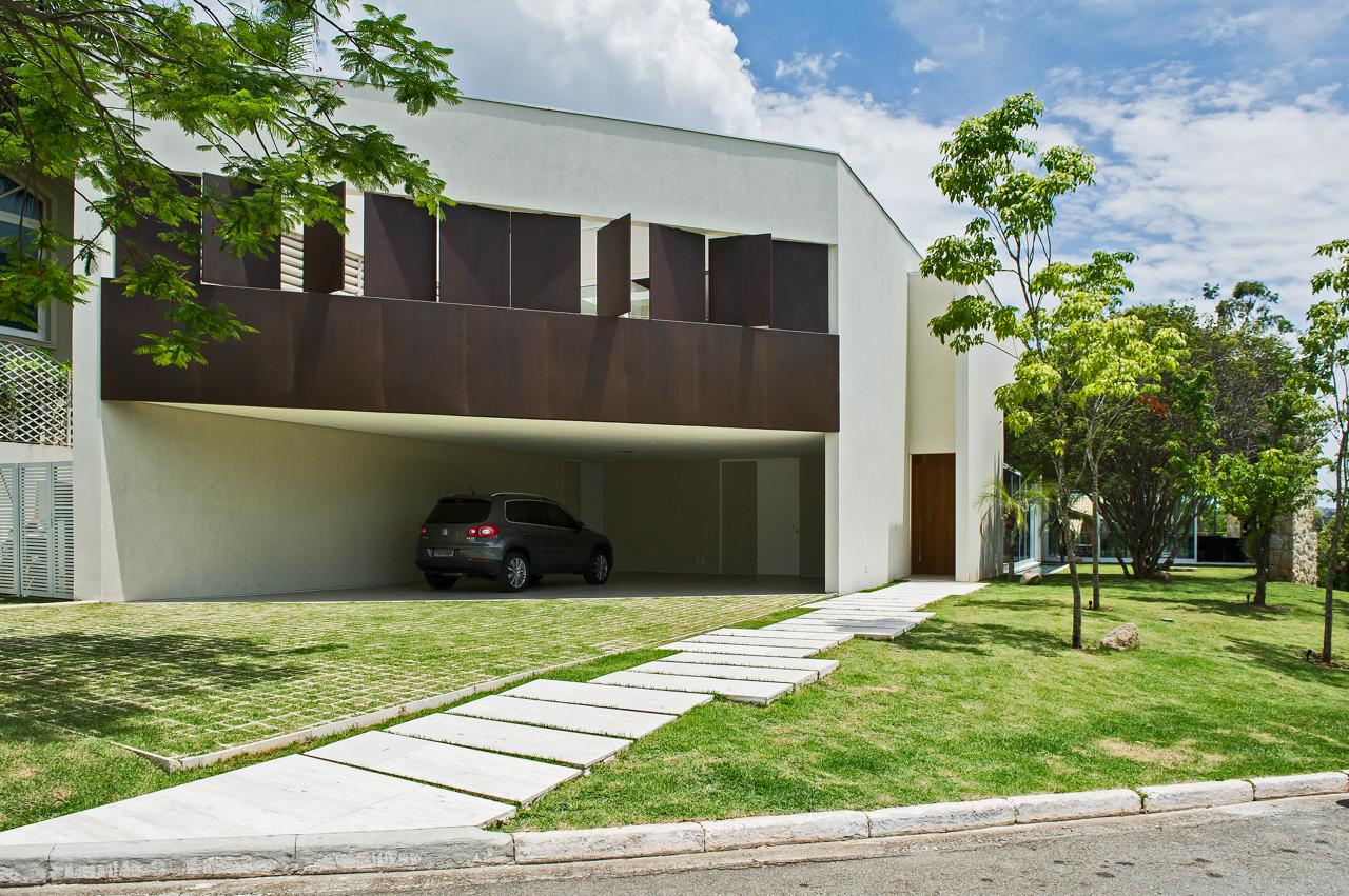 Fachada casa à venda em Tambore 3, Santana de Parnaíba — 4 suítes, 1000 m² — imagem 1 de 28