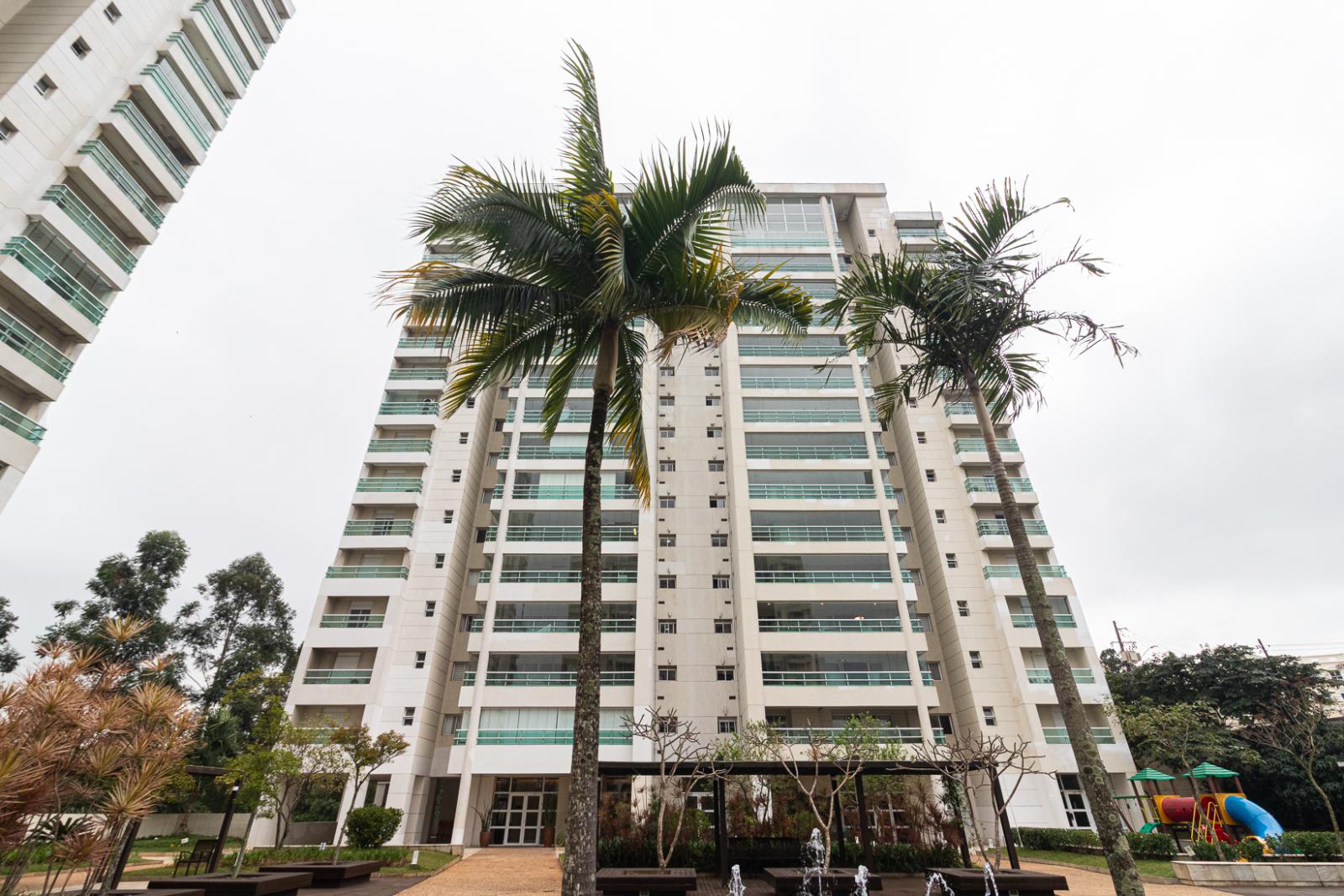 Cozinha e área gourmet apartamento para alugar em Eredita, Alphaville, Santana de Parnaíba — 3 suítes, 212 m² — imagem 3 de 26