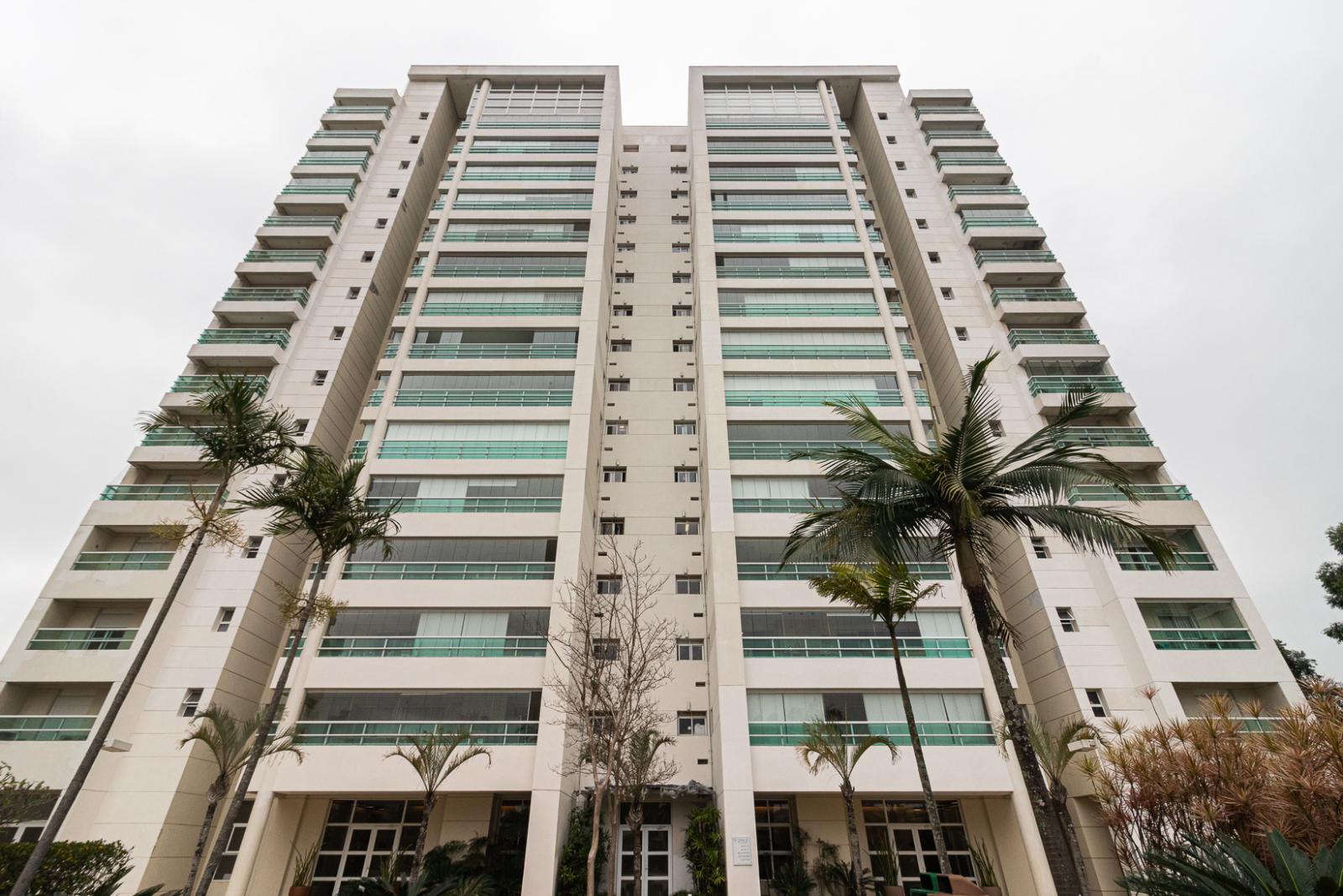 Sala de estar apartamento à venda ou para alugar em Eredita, Alphaville, Santana de Parnaíba — 3 suítes, 202 m² — imagem 2 de 28