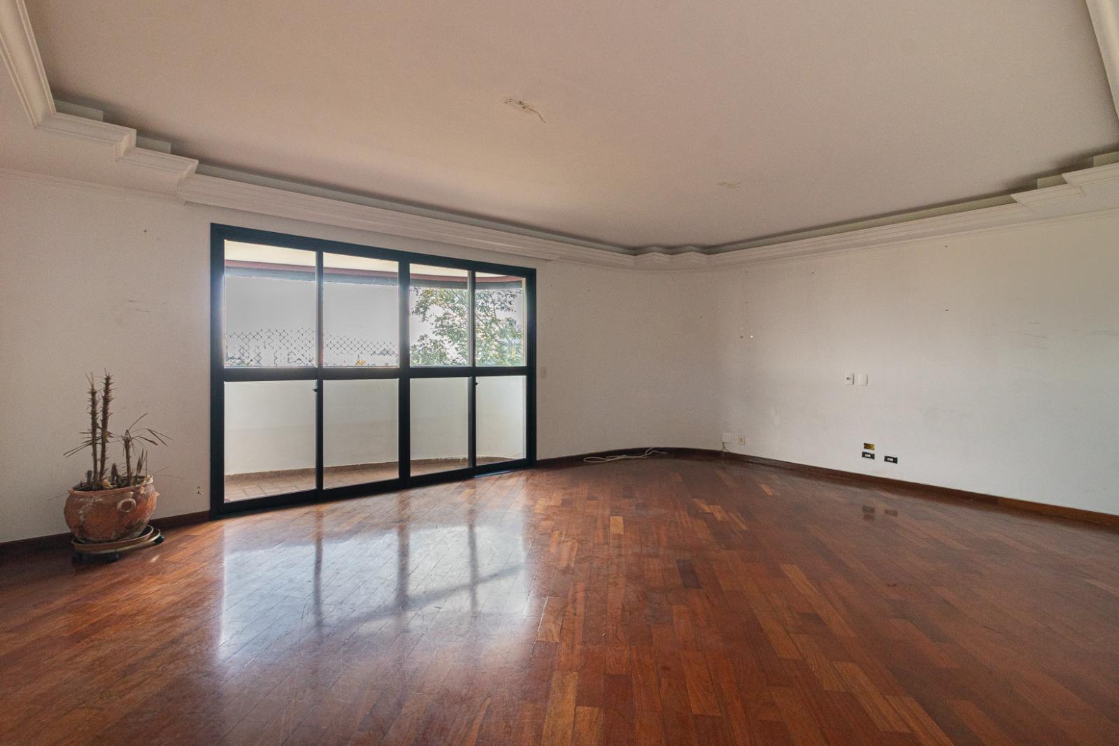 Cozinha e área gourmet apartamento à venda em Condomínio Edifício Europa, Alphaville, Barueri — 2 suítes, 203 m² — imagem 3 de 27