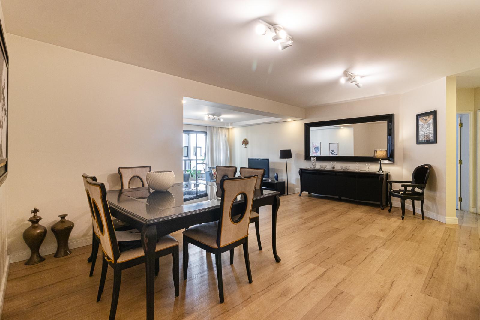 Suíte principal apartamento à venda em Condomínio Edifício San Francisco, Alphaville, Barueri — 2 suítes, 167 m² — imagem 4 de 24