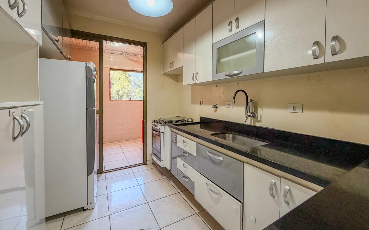 Sala de estar apartamento à venda em Condomínio Edifício Ana Paula, Alphaville, Santana de Parnaíba — 1 suíte, 116 m² — imagem 2 de 16