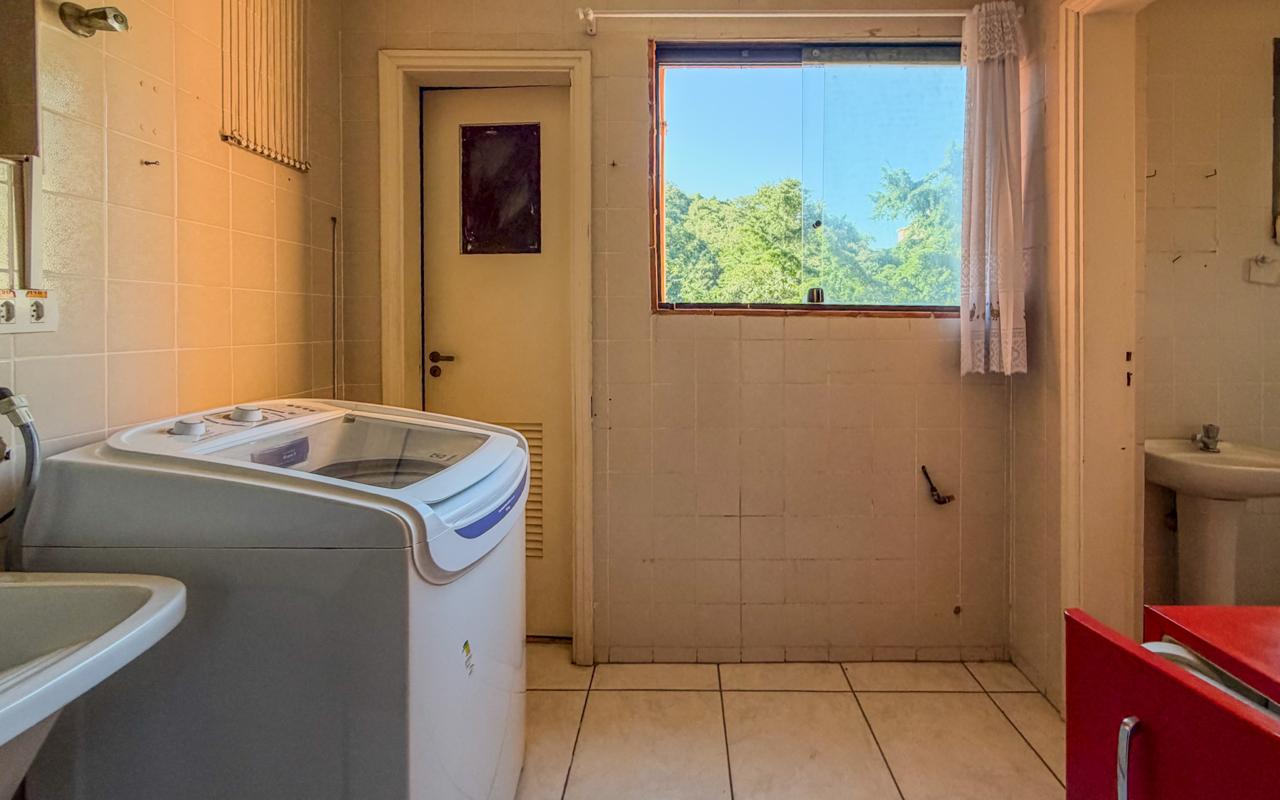Cozinha e área gourmet apartamento à venda em Condomínio Edifício Ana Paula, Alphaville, Santana de Parnaíba — 1 suíte, 116 m² — imagem 3 de 16