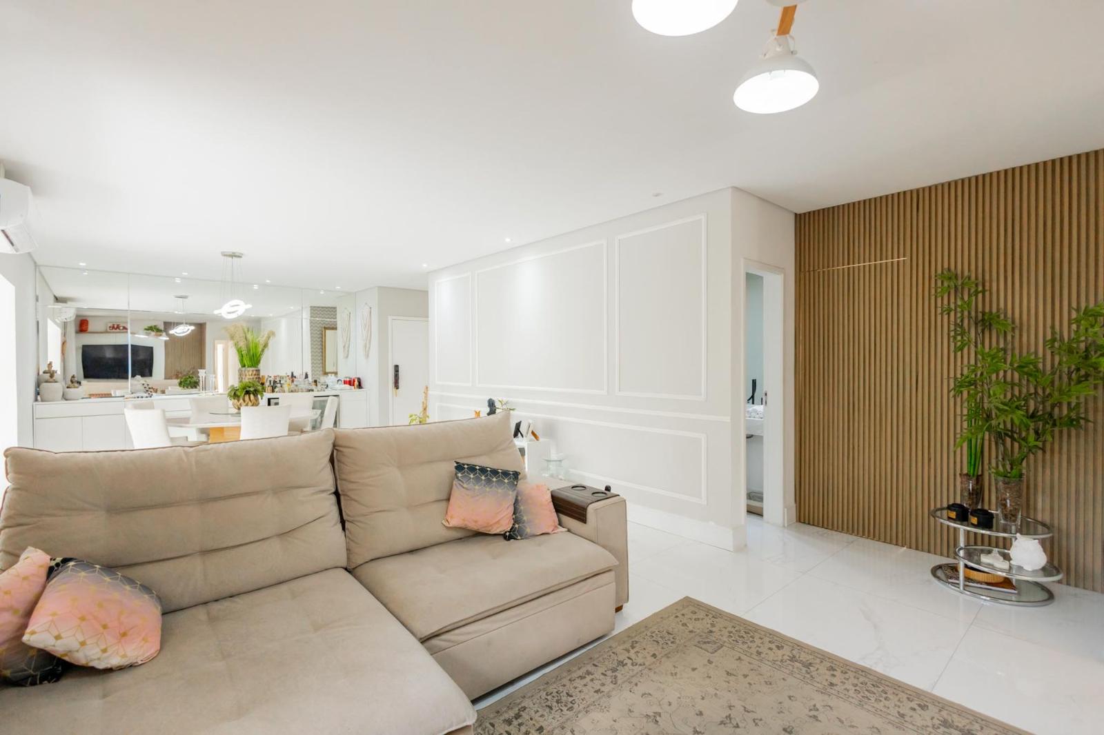 Sala de estar apartamento à venda em Ghaia Tambore, Alphaville, Santana de Parnaíba — 3 suítes, 158 m² — imagem 2 de 18