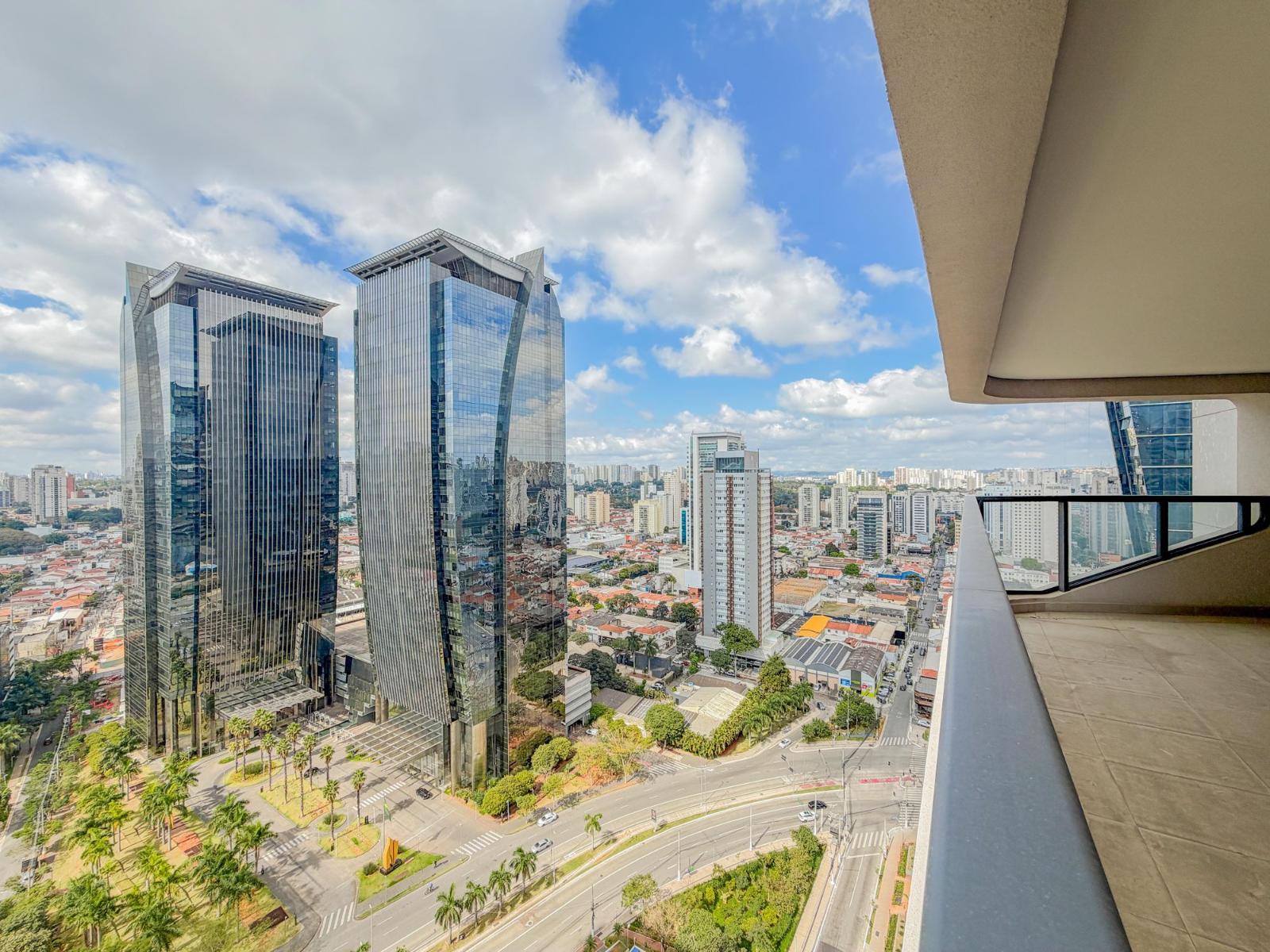 Cozinha e área gourmet apartamento à venda em Chácara Santo Antônio, São Paulo — 4 suítes, 227 m² — imagem 3 de 15
