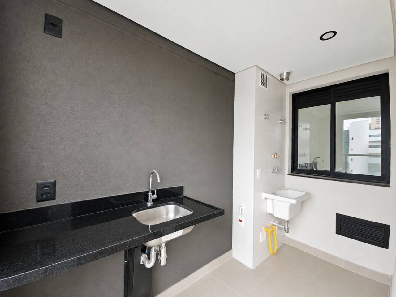 Cozinha e área gourmet apartamento à venda em Gran Alphaville, Alphaville, Barueri — 3 suítes, 86 m² — imagem 3 de 20