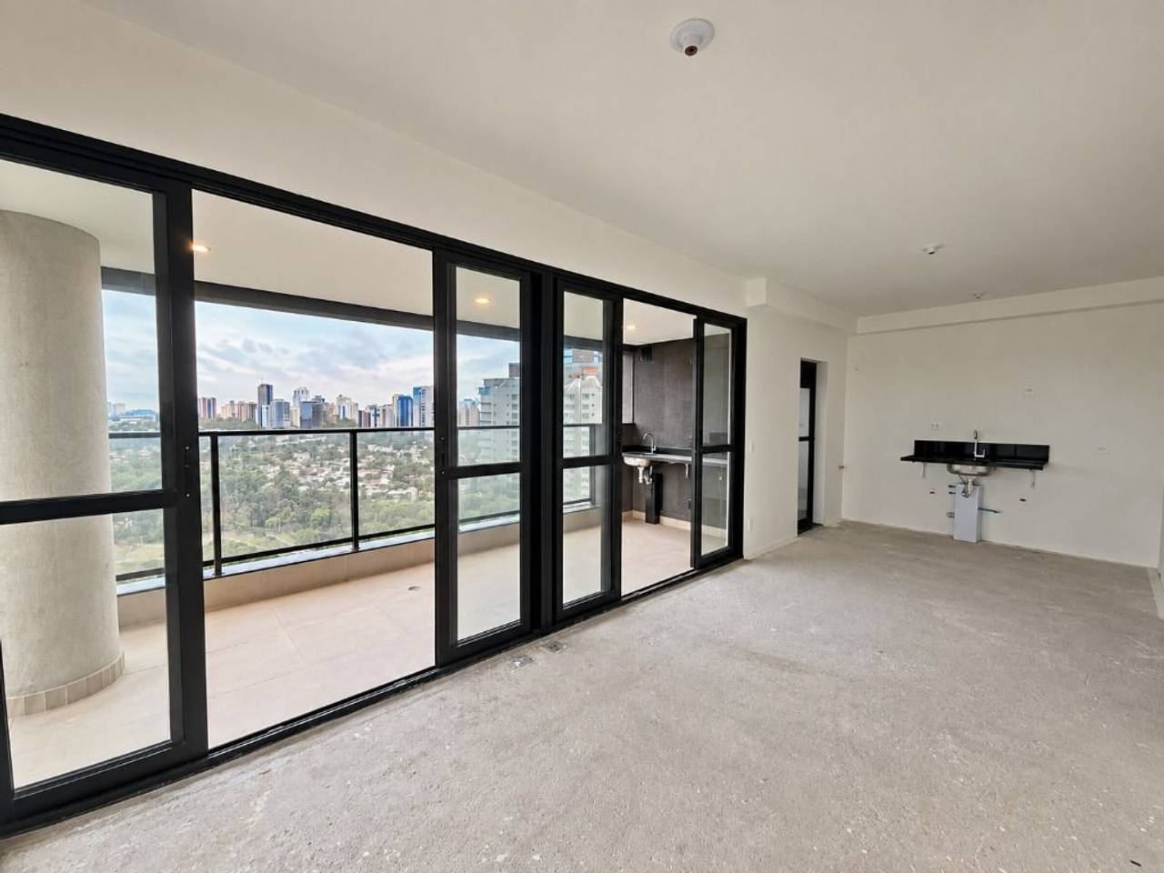 Cozinha e área gourmet apartamento à venda em Gran Alphaville, Alphaville, Barueri — 3 suítes, 113 m² — imagem 3 de 20