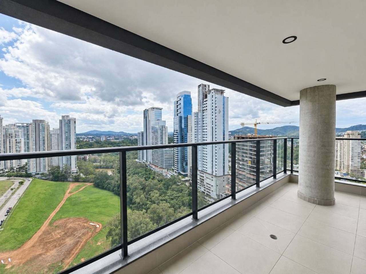 Cozinha e área gourmet apartamento à venda em Gran Alphaville, Alphaville, Barueri — 3 suítes, 111 m² — imagem 3 de 20