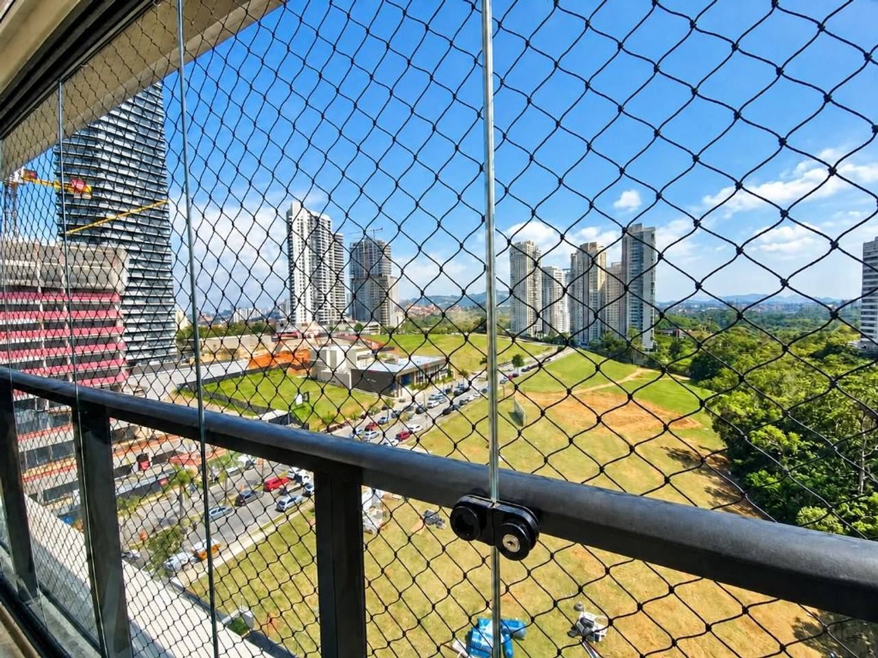 Sala de estar apartamento à venda em Gran Alphaville, Alphaville, Barueri — 2 suítes, 111 m² — imagem 2 de 20