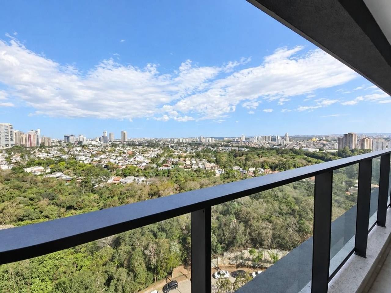 Sala de estar apartamento à venda em  Infinity Alphaville, Alphaville, Barueri — 1 suíte, 110 m² — imagem 2 de 20