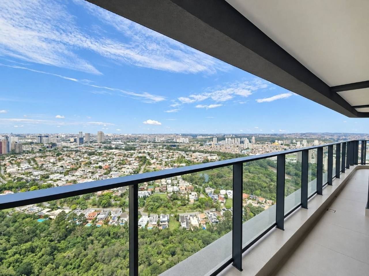 Sala de estar apartamento à venda em  Infinity Alphaville, Alphaville, Barueri — 1 suíte, 110 m² — imagem 2 de 20