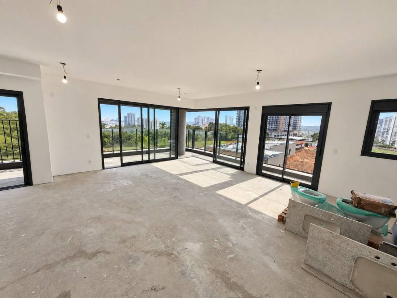 Cozinha e área gourmet apartamento à venda em  Infinity Alphaville, Alphaville, Barueri — 2 suítes, 142 m² — imagem 3 de 20