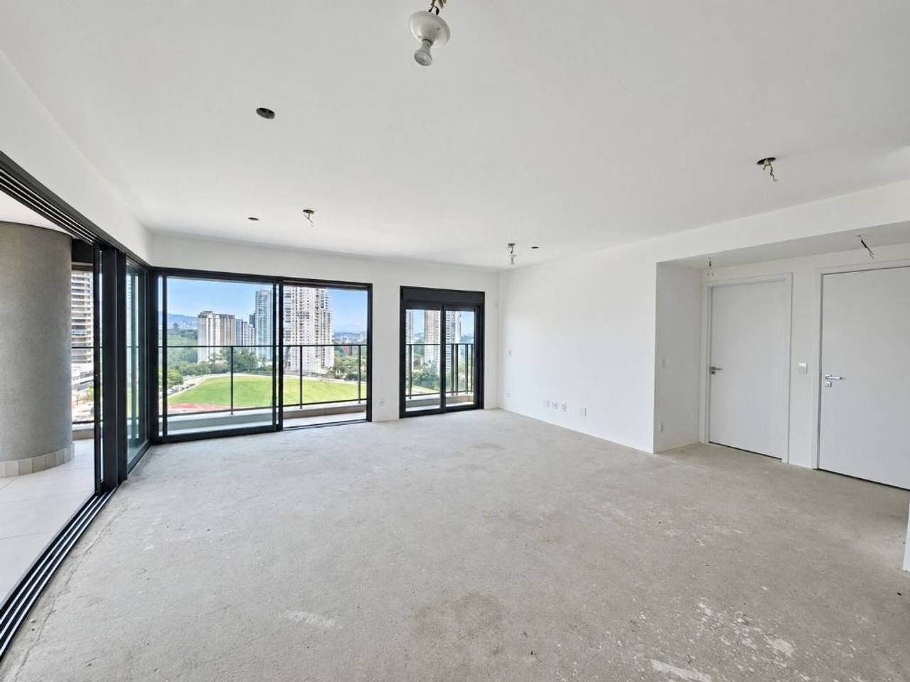 Sala de estar apartamento à venda em  Infinity Alphaville, Alphaville, Barueri — 3 suítes, 142 m² — imagem 2 de 20