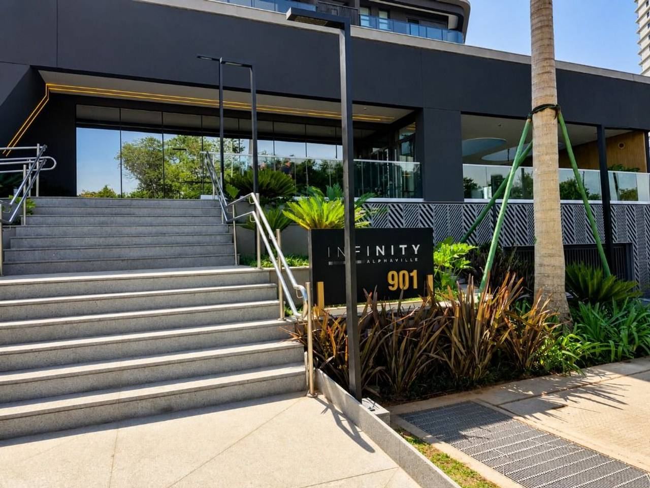 Cozinha e área gourmet apartamento à venda em  Infinity Alphaville, Alphaville, Barueri — 3 suítes, 218 m² — imagem 3 de 20