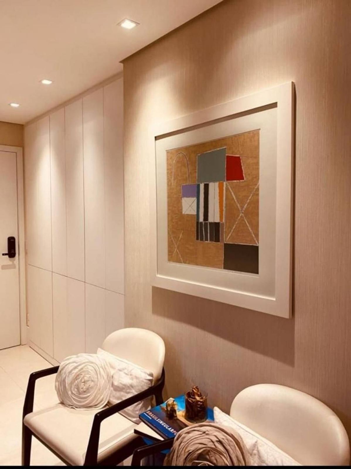 Sala de estar apartamento à venda em Glass Alphaville, Alphaville, Barueri — 1 dormitório, 67 m² — imagem 2 de 15