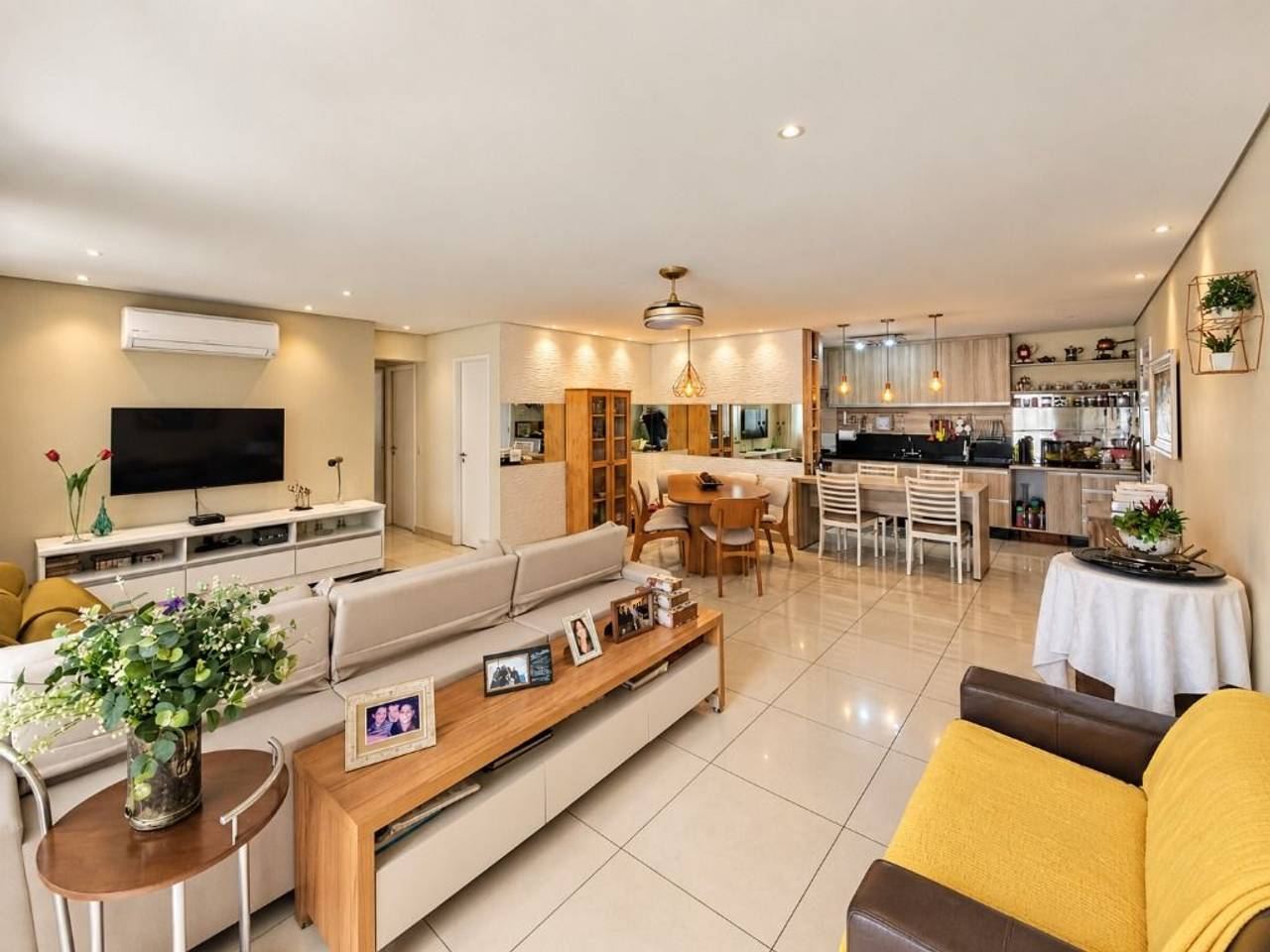 Suíte principal apartamento à venda em Alpha Vita, Alphaville, Santana de Parnaíba — 2 suítes, 110 m² — imagem 4 de 18
