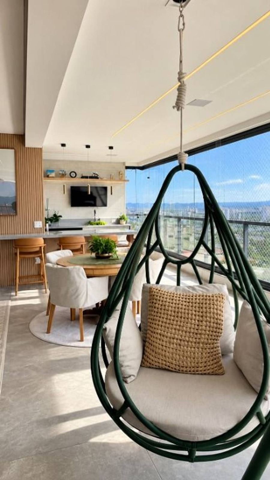 Sala de estar apartamento à venda em Canvas Alphaville, Alphaville, Barueri — 3 suítes, 344 m² — imagem 2 de 20