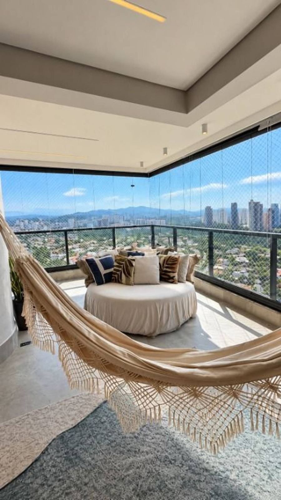 Suíte principal apartamento à venda em Canvas Alphaville, Alphaville, Barueri — 3 suítes, 344 m² — imagem 4 de 20