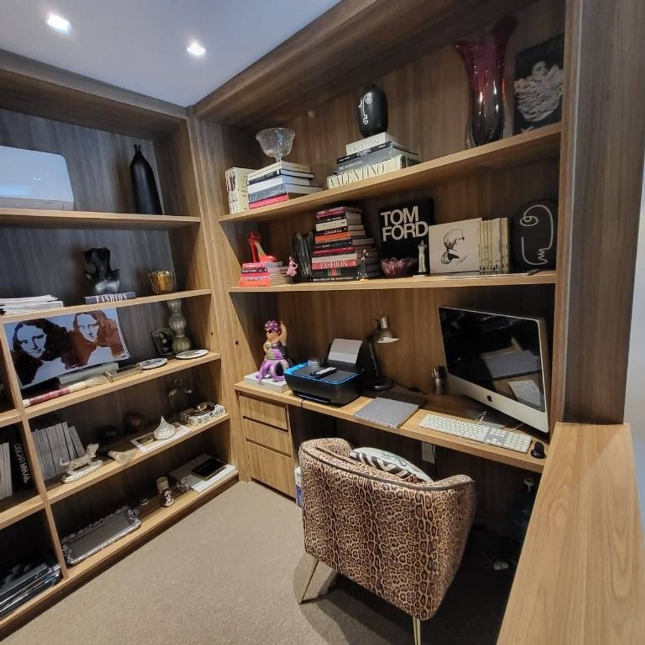 Sala de estar apartamento à venda em The Lake Alphaville, Alphaville, Barueri — 4 suítes, 385 m² — imagem 2 de 7