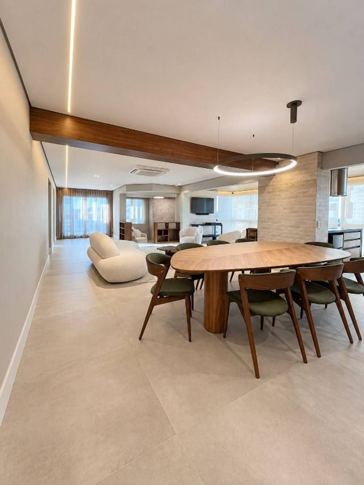 Suíte principal apartamento à venda em Condomínio Edifício Chateau, Alphaville, Barueri — 3 suítes, 288 m² — imagem 4 de 20
