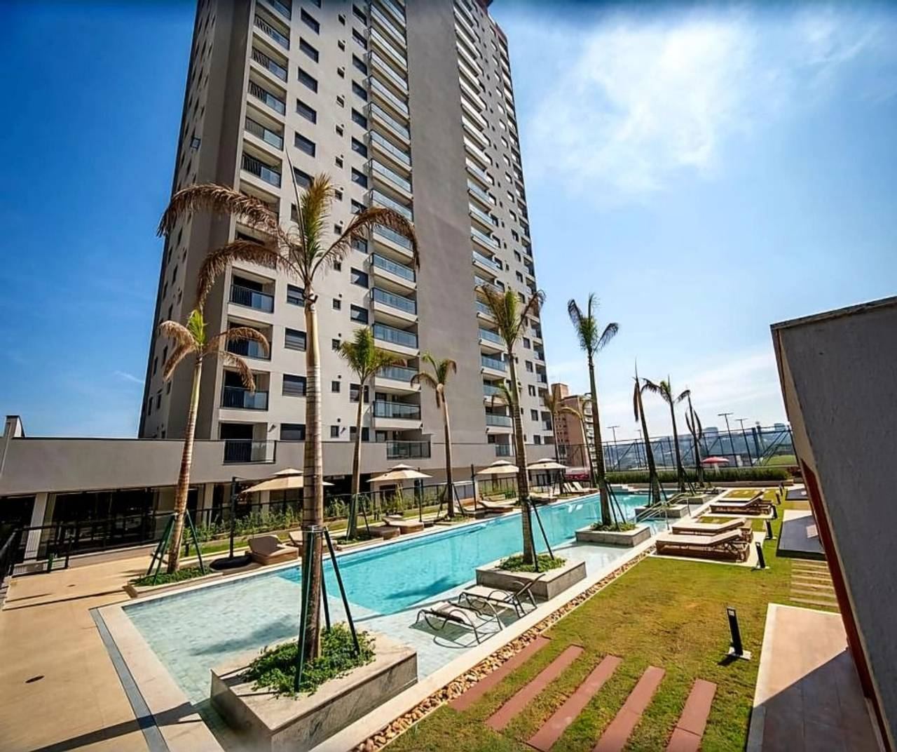 Piscina e área externa apartamento à venda em Aruana, Barueri — 3 suítes, 87 m² — imagem 5 de 9