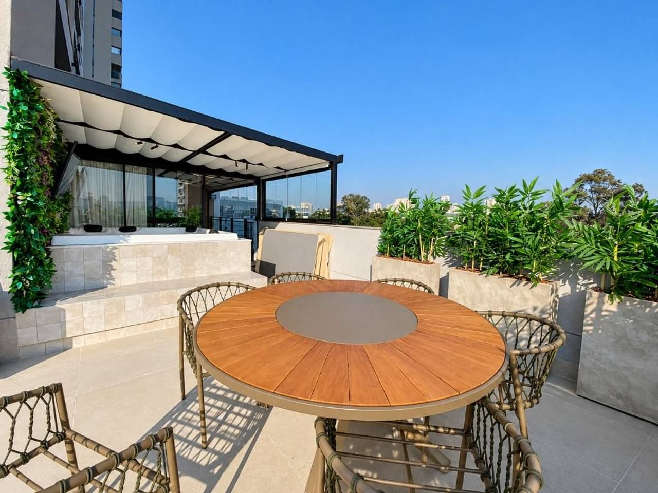 Sala de estar apartamento à venda em Aruana, Barueri — 2 suítes, 126 m² — imagem 2 de 4