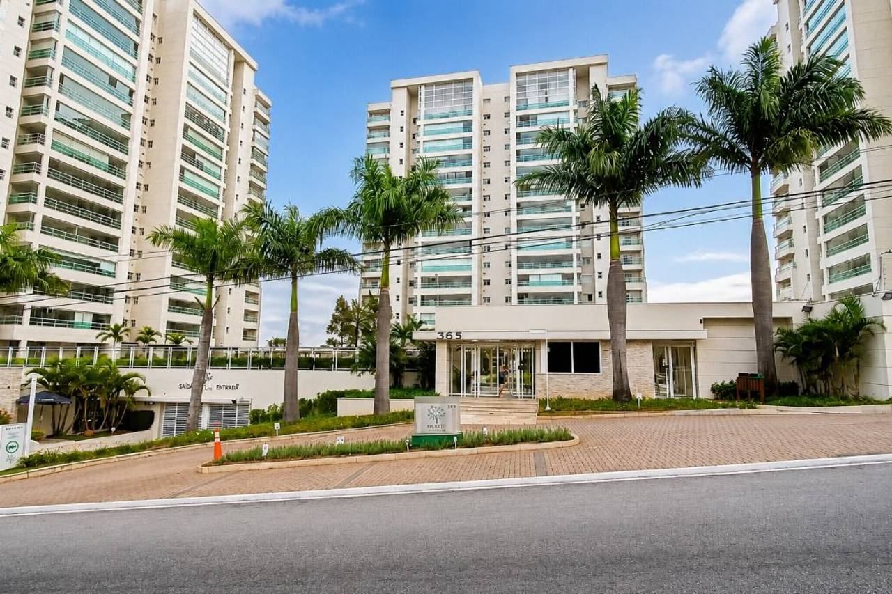 Sala de estar apartamento à venda em Eredita, Santana de Parnaíba — 3 suítes, 202 m² — imagem 2 de 5