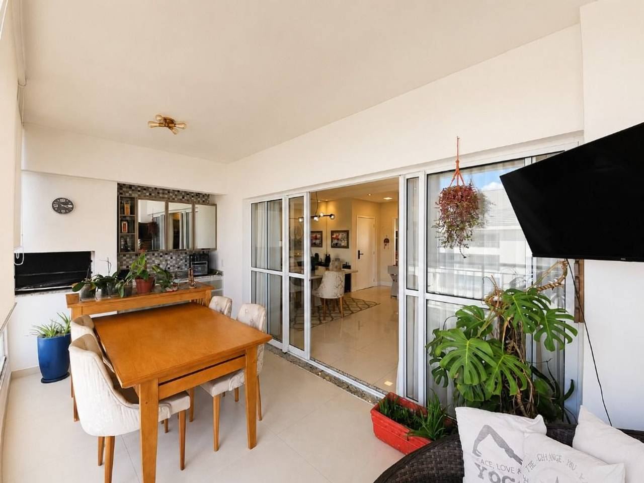 Cozinha e área gourmet apartamento à venda em Ghaia Tambore, Santana de Parnaíba — 1 suíte, 132 m² — imagem 3 de 20