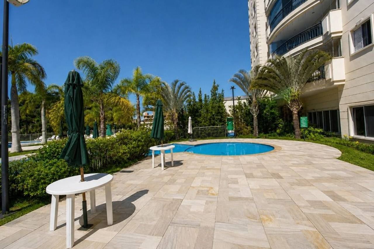 Piscina e área externa apartamento à venda em Jardins de Tambore , Santana de Parnaíba — 3 suítes, 122 m² — imagem 5 de 14